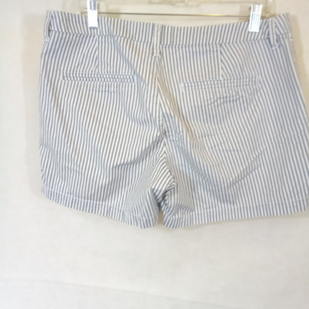 Old Navy Blue White Striped Flat Front Shorts Size 12 - Picture 3 of 4